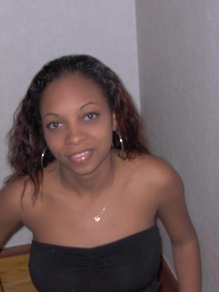 LEELEE